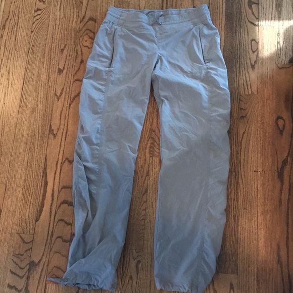 Athleta Pants - Athleta gray la vida pant
